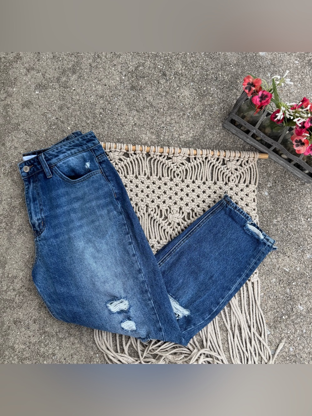 Vervet High Rise Distressed Cropped Jeans Size 29
